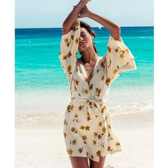Billabong Dresses & Skirts - 🍄SOLD🍄 BILLABONG Floral Wrap Dress
